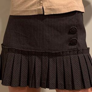 pleated school skirt